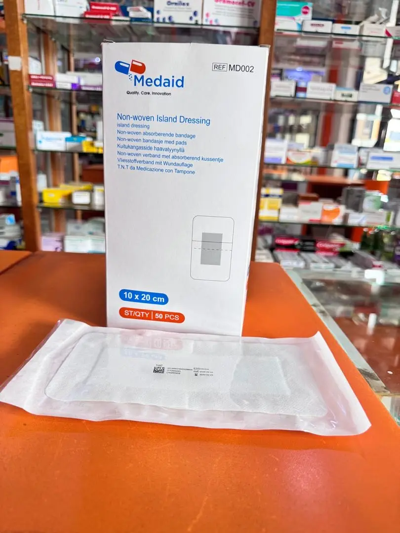 Medaid MD002 non-woven island dressing 10 by 20 centimetres
